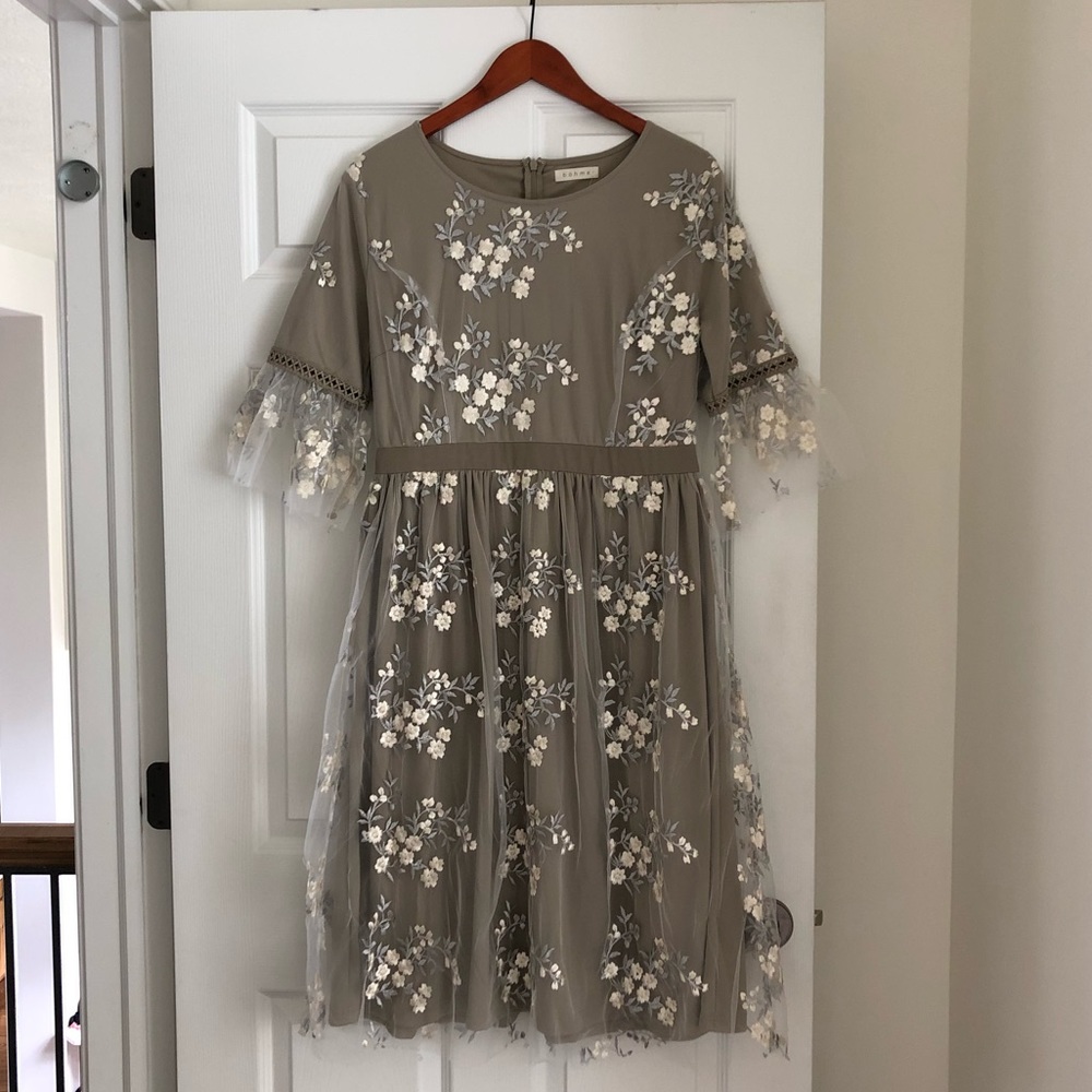 NWOT Dove Grey Lace Midi Dress